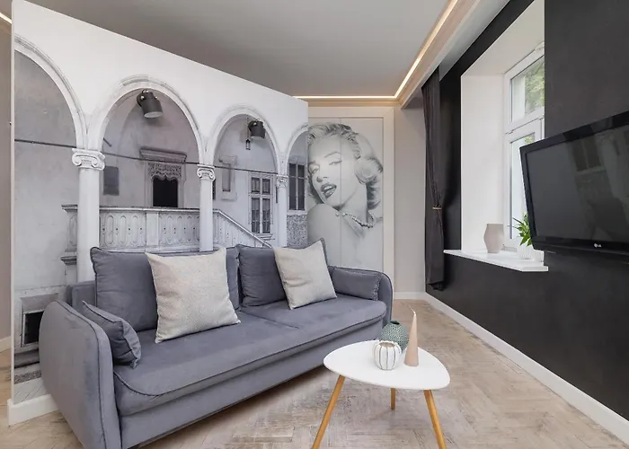 Marylin Studio - Czysta 5 Street